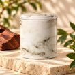 Mahonie Métallique : Noble Rosewood Candle, closer view of its original materials and surface details.