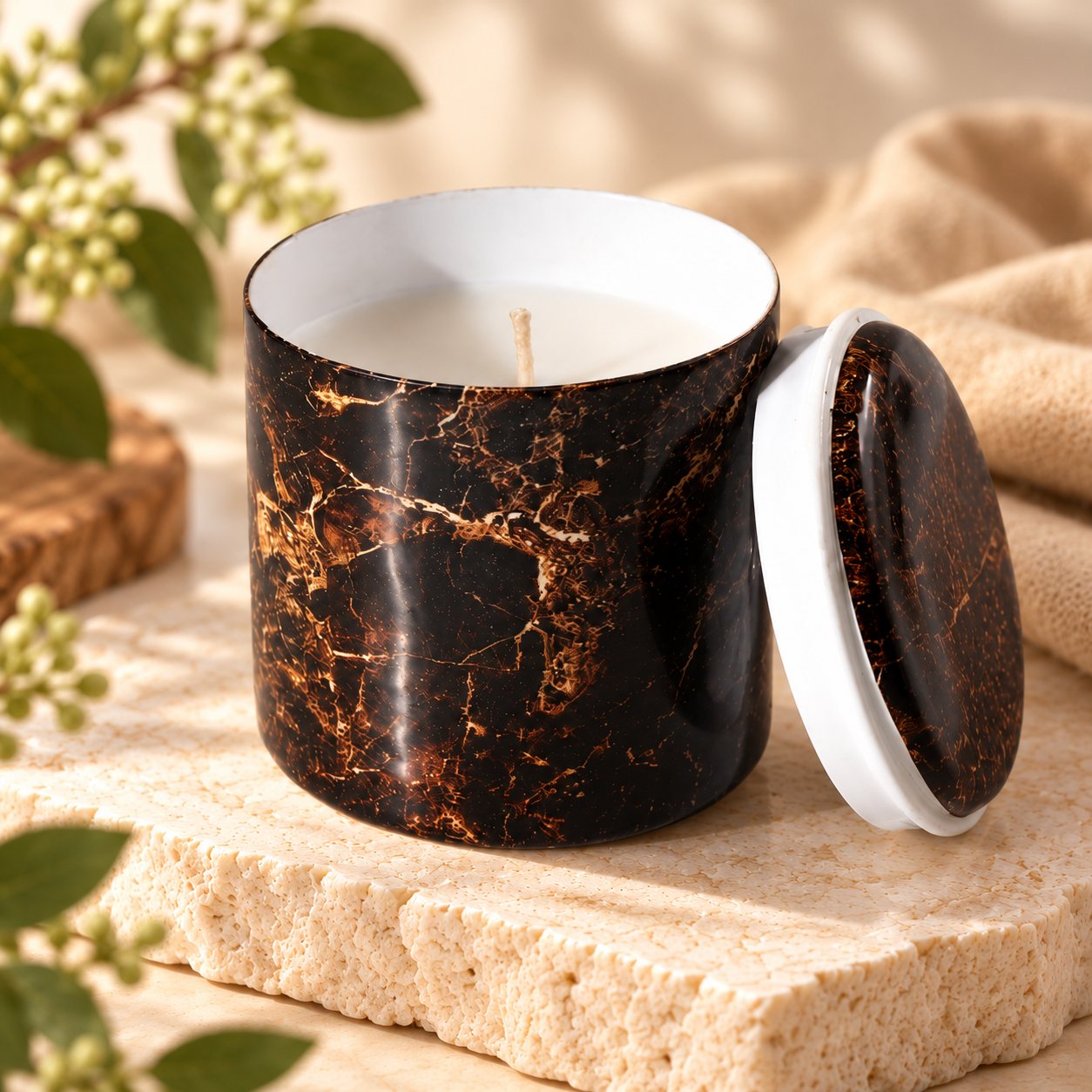 A closer view of Métallique : Midnight Musk Candle 